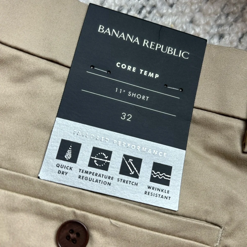 NWT Banana Republic Men’s Core Temp  Khaki Shorts